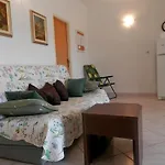 Benjamin شقة روغوزنيكا